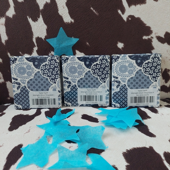 NEW TAYLOR SWIFT OFFICIAL MERCH SET OF 3 MIDNIGHTS GHOSTS XMAS ORNAMENTS - Picture 2 of 5